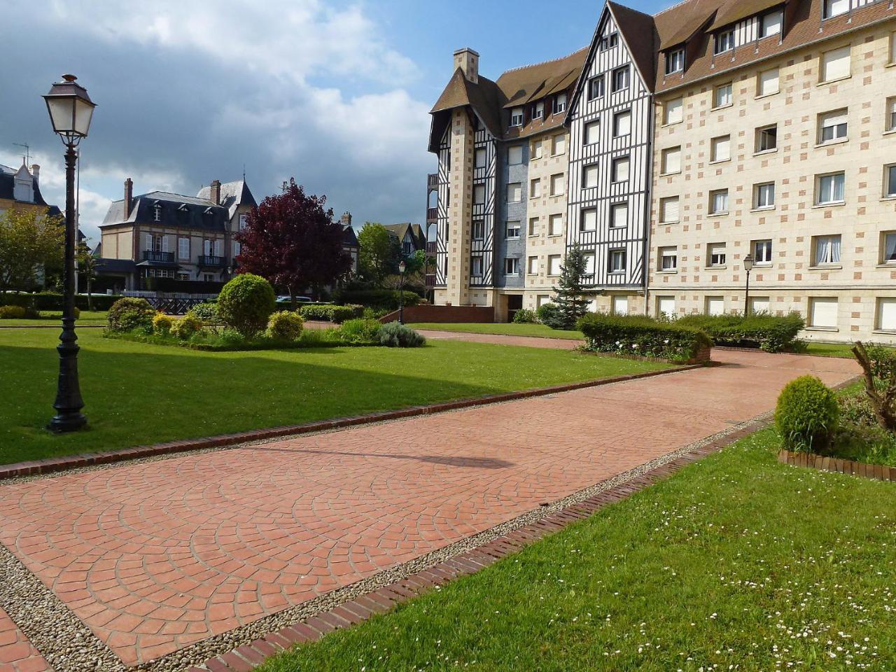 Apartment Castel Guermante By Interhome Довил Екстериор снимка